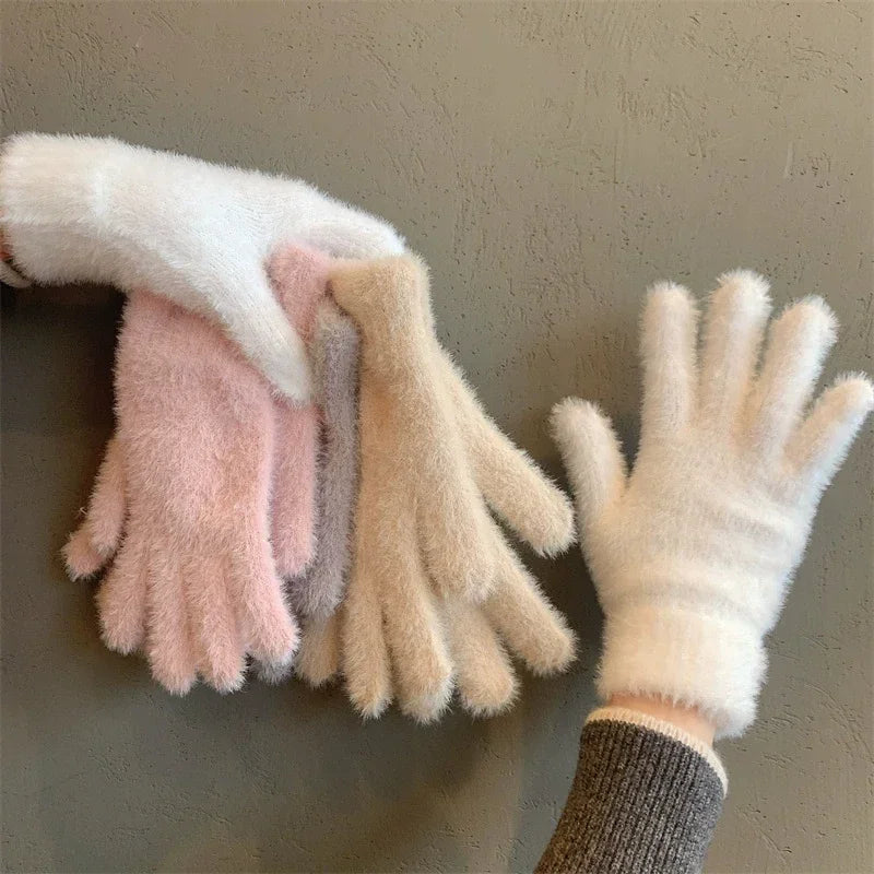 SoftAura Knit Gloves