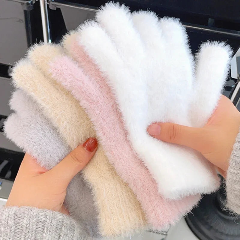 SoftAura Knit Gloves
